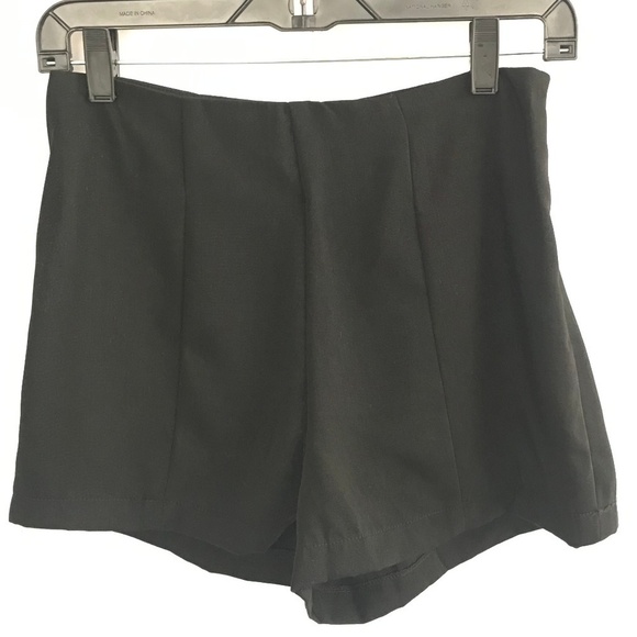 dotacoko Black Shorts - Picture 1 of 6